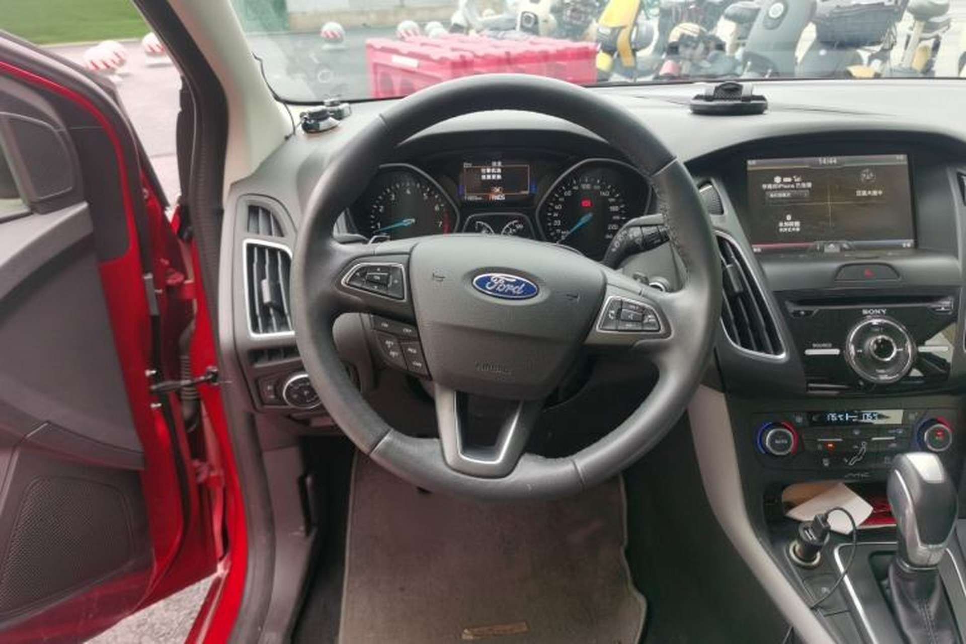 Used Ford Focus 2015 Hatchback EcoBoost 180 Automatic Sport Model Steering Wheel