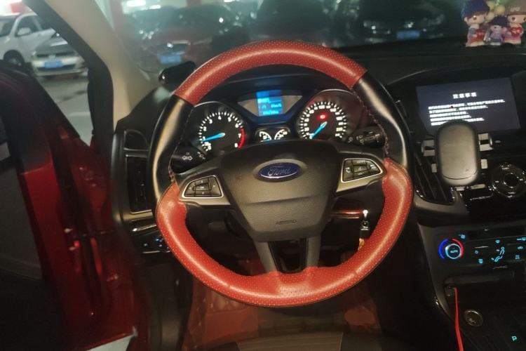 Used Ford Focus 2015 Sedan 1.6L Automatic Trend Model Steering Wheel
