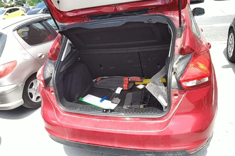 Used Ford Focus 2015 Hatchback 1.6L Automatic Comfort Model Trunk