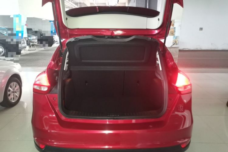 Used Ford Focus 2015 Hatchback 1.6L Automatic Comfort Model Trunk