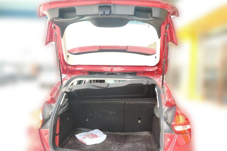 Used Ford Focus 2015 Hatchback 1.6L Automatic Fashion Edition Trunk