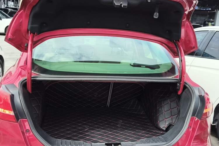 Used Ford Focus 2015 Sedan 1.6L Automatic Comfort Model Trunk
