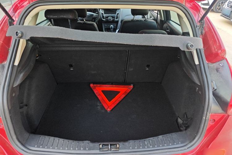 Used Ford Focus 2015 Hatchback 1.6L Automatic Comfort Model Trunk