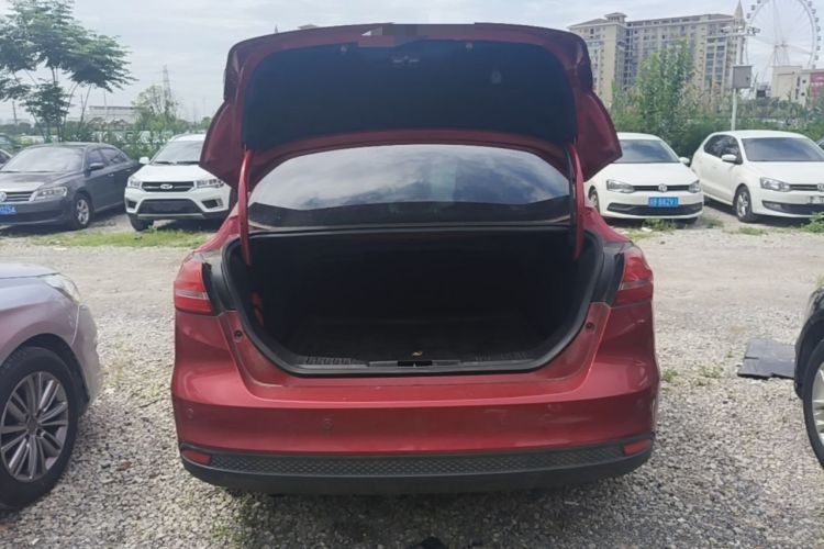 Used Ford Focus 2015 Sedan EcoBoost 125 Manual – Ultra-Style Edition Trunk