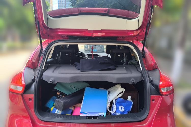 Used Ford Focus 2015 Hatchback 1.6L Automatic Fashion Edition Trunk
