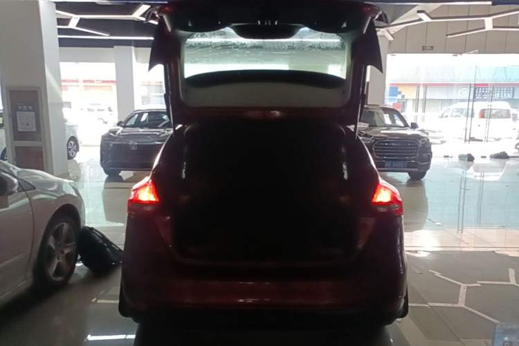 Used Ford Focus 2015 Hatchback 1.6L Automatic Comfort Model Trunk