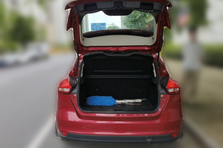 Used Ford Focus 2015 Hatchback 1.6L Automatic Comfort Model Trunk