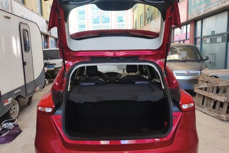 Used Ford Focus 2015 Hatchback 1.6L Automatic Fashion Edition Trunk