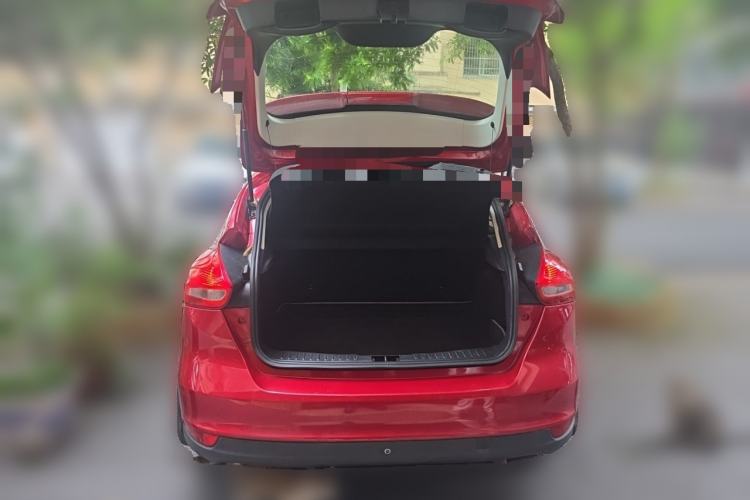 Used Ford Focus 2015 Hatchback 1.6L Automatic Comfort Model Trunk