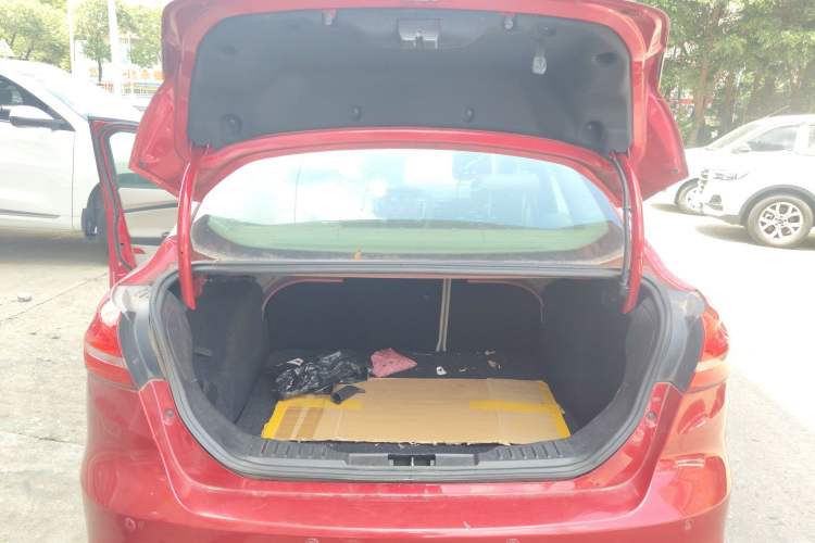 Used Ford Focus 2015 Sedan 1.6L Automatic Comfort Model Trunk
