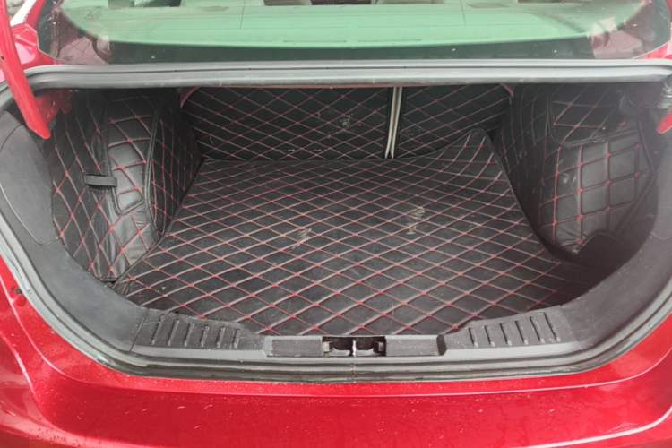 Used Ford Focus 2015 Sedan 1.6L Automatic Comfort Model Trunk