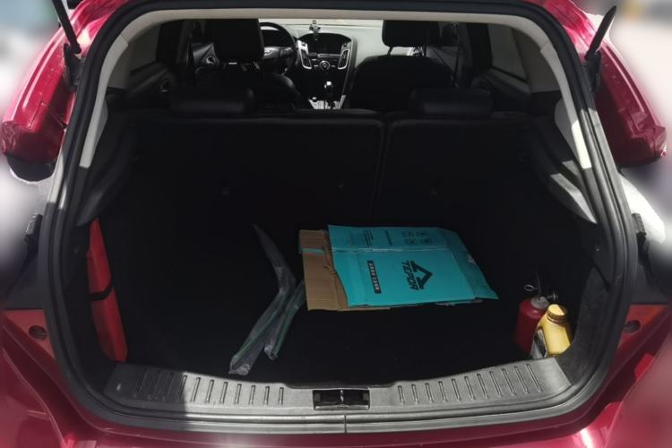 Used Ford Focus 2015 Hatchback EcoBoost 125 Automatic Supreme Style Edition Trunk
