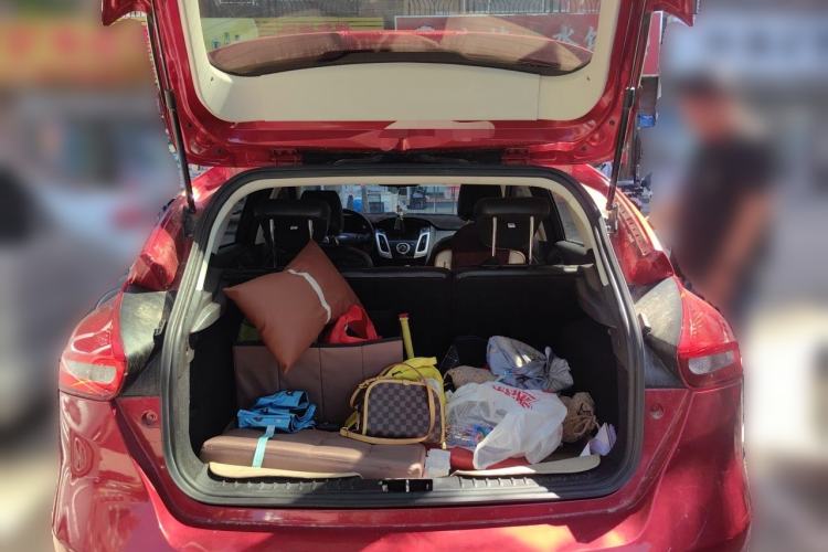 Used Ford Focus 2015 Hatchback 1.6L Automatic Fashion Edition Trunk