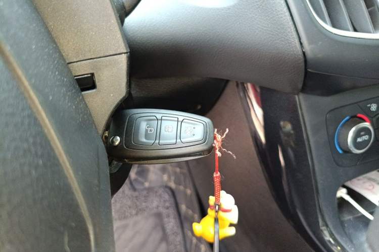 Used Ford Focus 2015 Sedan EcoBoost 180 Automatic Elite Model Vehicle Key