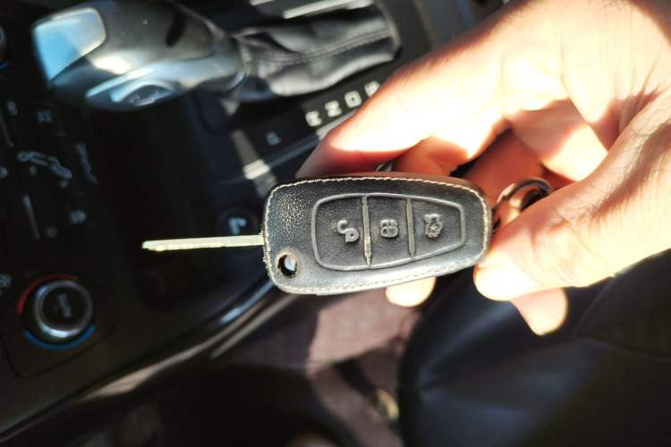 Used Ford Focus 2015 Hatchback 1.6L Automatic Fashion Edition Vehicle Key