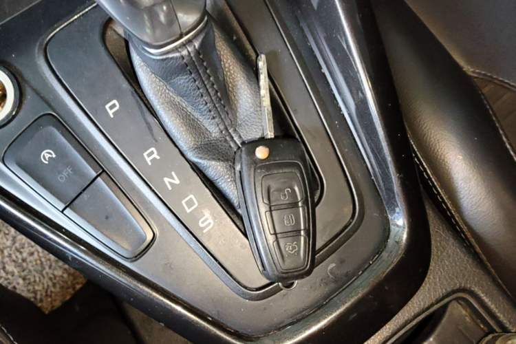 Used Ford Focus 2015 Hatchback EcoBoost 125 Automatic Supreme Style Edition Vehicle Key