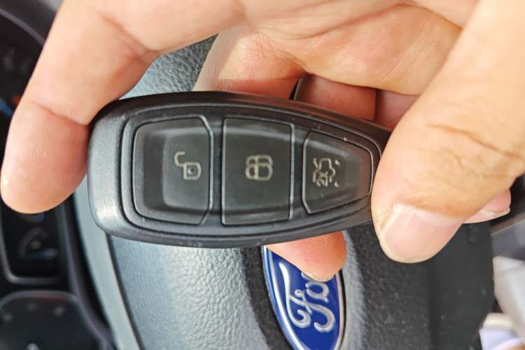 Used Ford Focus 2015 Sedan EcoBoost 180 Automatic Flagship Model Vehicle Key