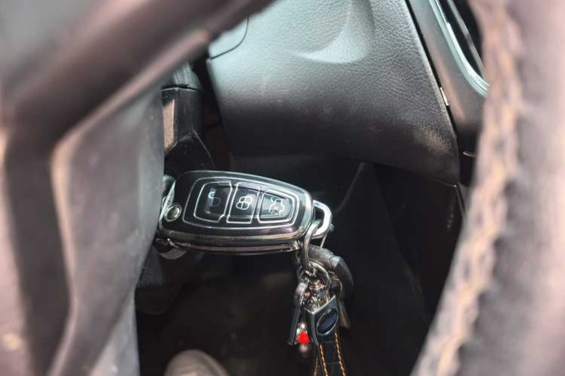 Used Ford Focus 2015 Hatchback 1.6L Automatic Fashion Edition Vehicle Key