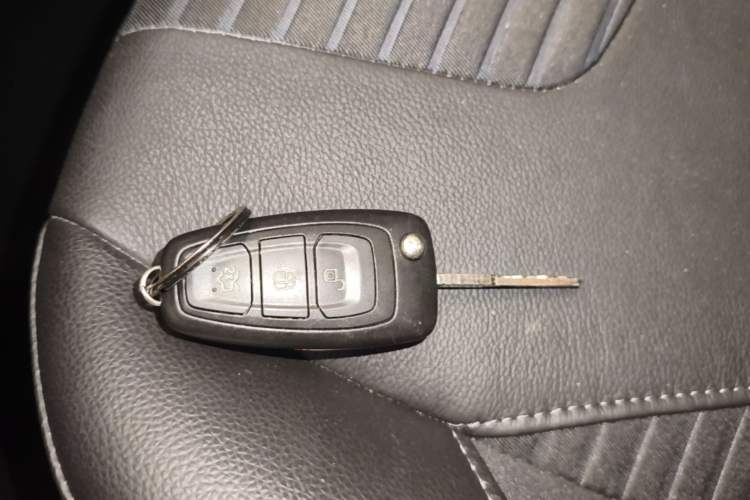 Used Ford Focus 2015 Hatchback 1.6L Automatic Fashion Edition Vehicle Key