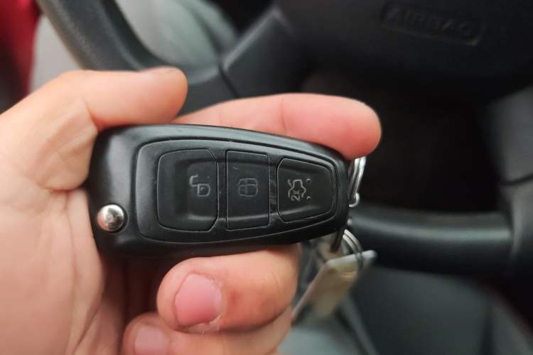Used Ford Focus 2015 Hatchback 1.6L Manual Fashion Edition Vehicle Key
