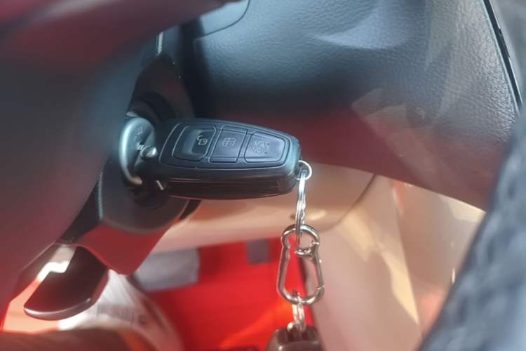 Used Ford Focus 2015 Hatchback EcoBoost 125 Automatic Supreme Style Edition Vehicle Key
