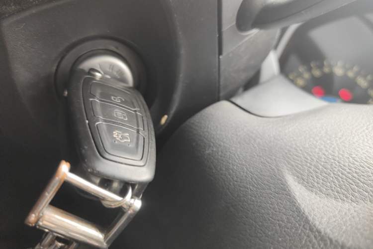 Used Ford Focus 2015 Hatchback 1.6L Automatic Fashion Edition Vehicle Key
