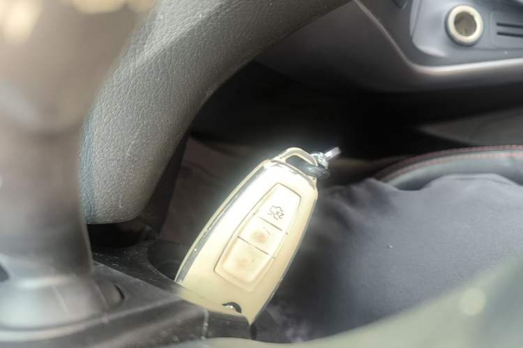 Used Ford Focus 2015 Hatchback 1.6L Manual Comfort Edition Vehicle Key