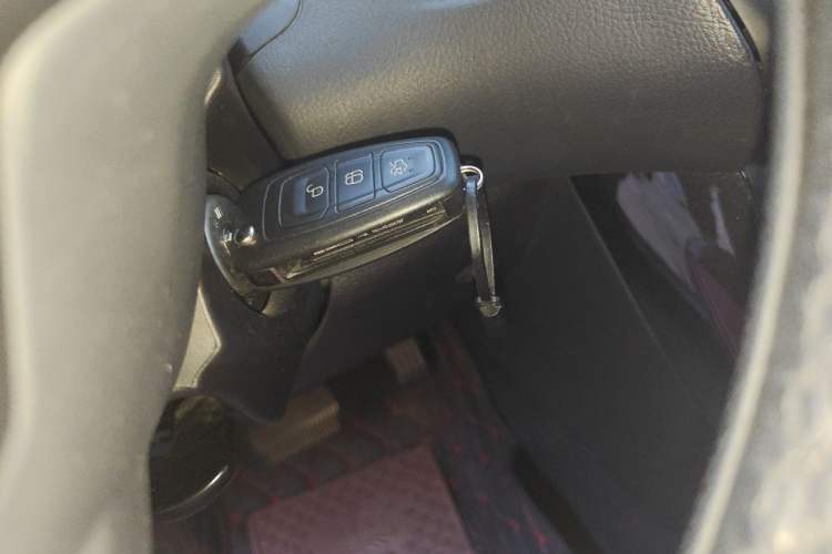 Used Ford Focus 2015 Hatchback 1.6L Automatic Fashion Edition Vehicle Key