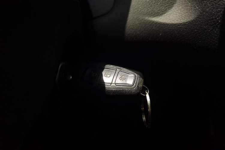 Used Ford Focus 2015 Hatchback EcoBoost 125 Automatic Supreme Style Edition Vehicle Key