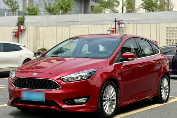 Used Ford Focus 2015 Hatchback EcoBoost 180 Automatic Sport Model Guazi used car, China used car export, Used car for sale, Used cars, Cheapest cars for sale