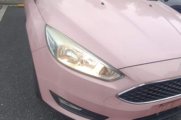 Used Ford Focus 2015 Hatchback 1.6L Automatic Comfort Model Right Front Headlight