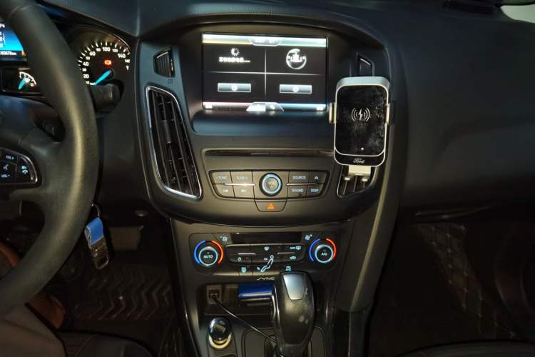 Used Ford Focus 2015 Sedan EcoBoost 180 Automatic Elite Model Audio And AC Panel