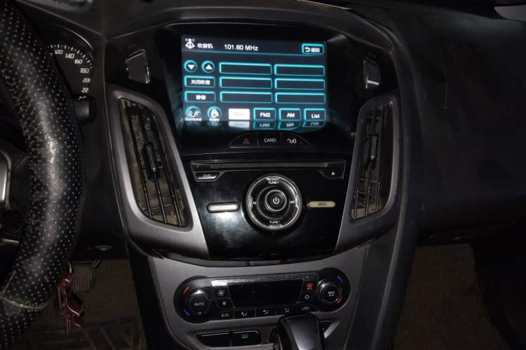 Used Ford Focus 2015 Sedan 1.6L Automatic Trend Model Audio And AC Panel