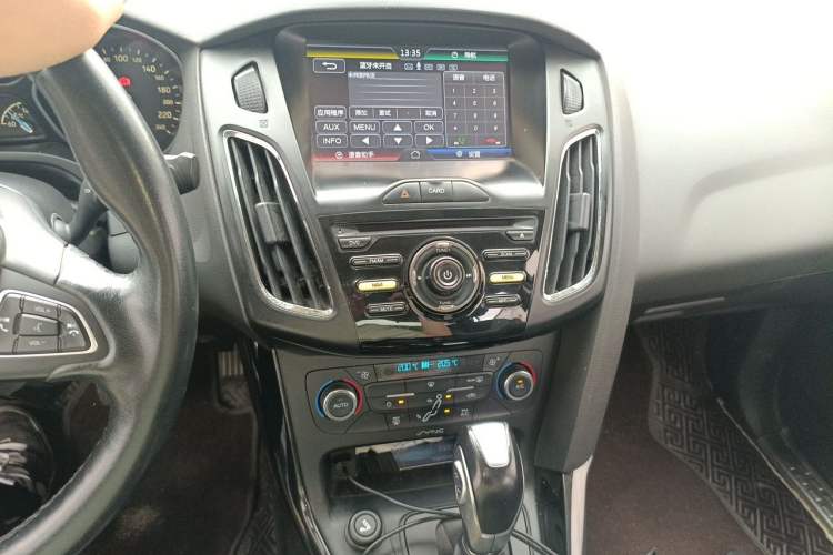 Used Ford Focus 2015 Sedan 1.6L Automatic Trend Model Audio And AC Panel