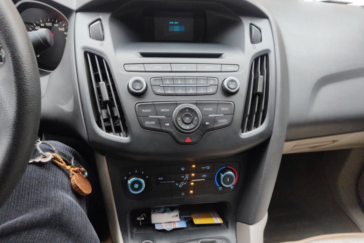 Used Ford Focus 2015 Sedan 1.6L Manual Comfort Model Audio And AC Panel