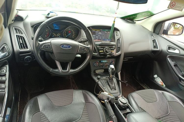 Used Ford Focus 2015 Sedan 1.6L Automatic Trend Model Center Console