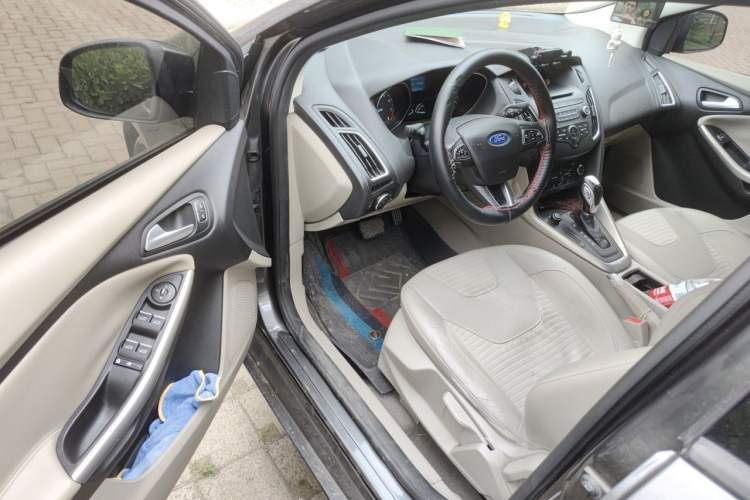 Used Ford Focus 2015 Sedan 1.6L Automatic Trend Model Driver Seat