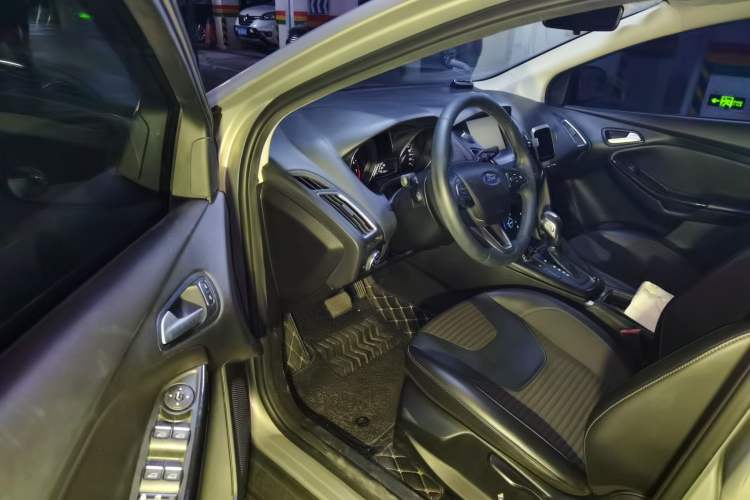 Used Ford Focus 2015 Sedan EcoBoost 180 Automatic Elite Model Driver Seat