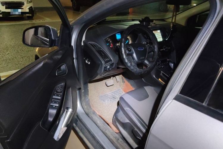 Used Ford Focus 2015 Sedan 1.6L Automatic Trend Model Driver Seat