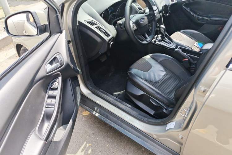 Used Ford Focus 2015 Hatchback EcoBoost 180 Automatic Elite Model Driver Seat