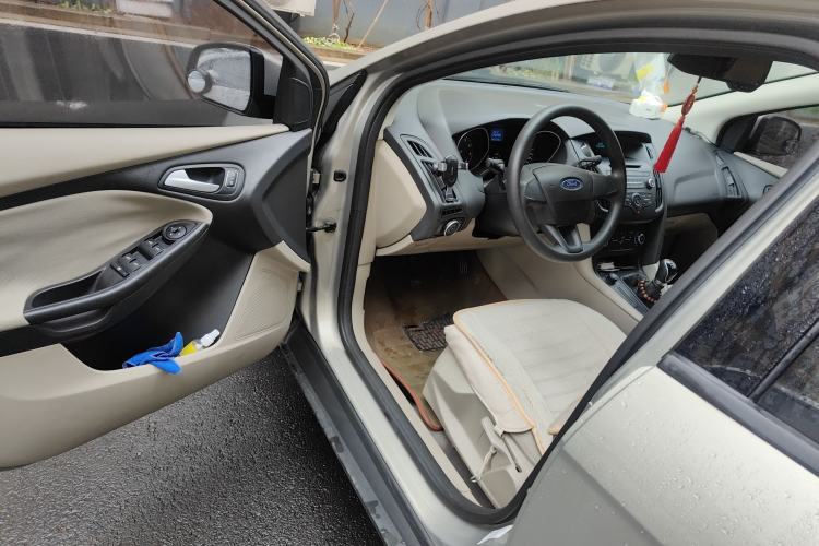 Used Ford Focus 2015 Sedan 1.6L Manual Comfort Model Driver Seat