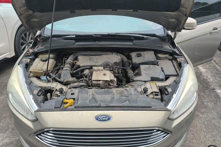 Used Ford Focus 2015 Sedan EcoBoost 125 Manual – Ultra-Style Edition Engine Bay