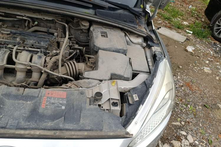 Used Ford Focus 2015 Sedan 1.6L Automatic Trend Model Engine Bay Left
