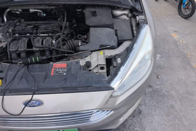 Used Ford Focus 2015 Sedan 1.6L Manual Fashion Edition Engine Bay Left