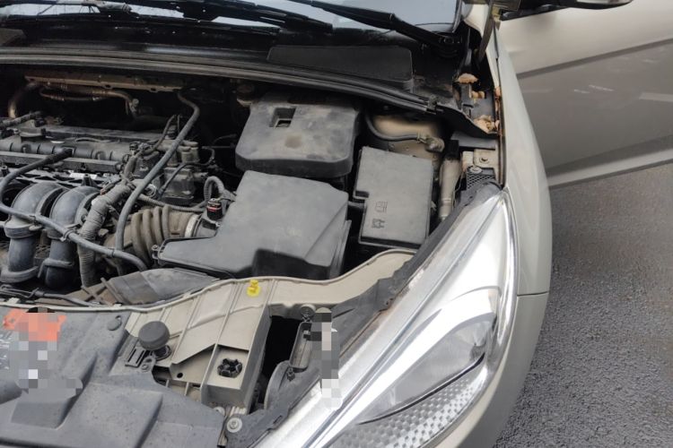 Used Ford Focus 2015 Sedan 1.6L Manual Comfort Model Engine Bay Left