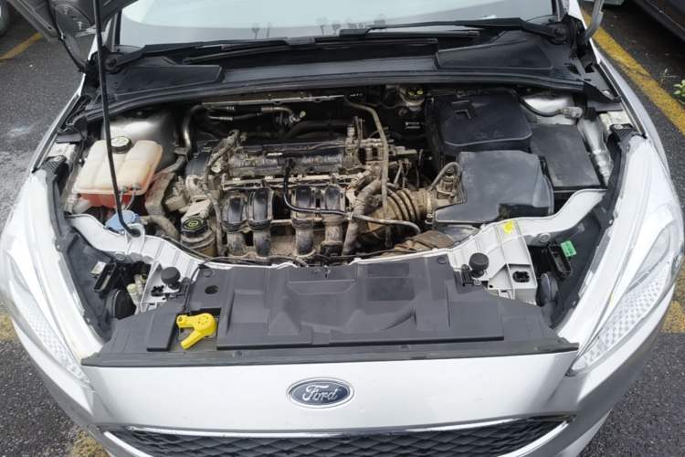 Used Ford Focus 2015 Hatchback 1.6L Automatic Comfort Model Engine Bay