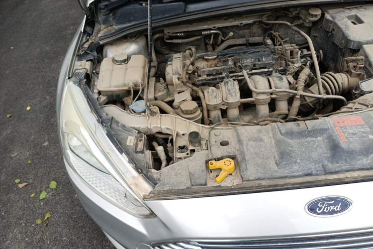 Used Ford Focus 2015 Sedan 1.6L Automatic Trend Model Engine Bay Right