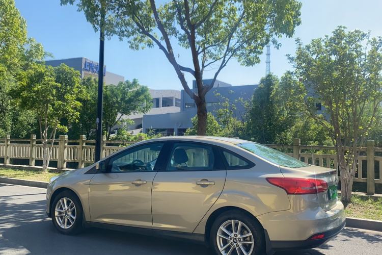 Used Ford Focus 2015 Sedan 1.6L Automatic Trend Model Exterior 1