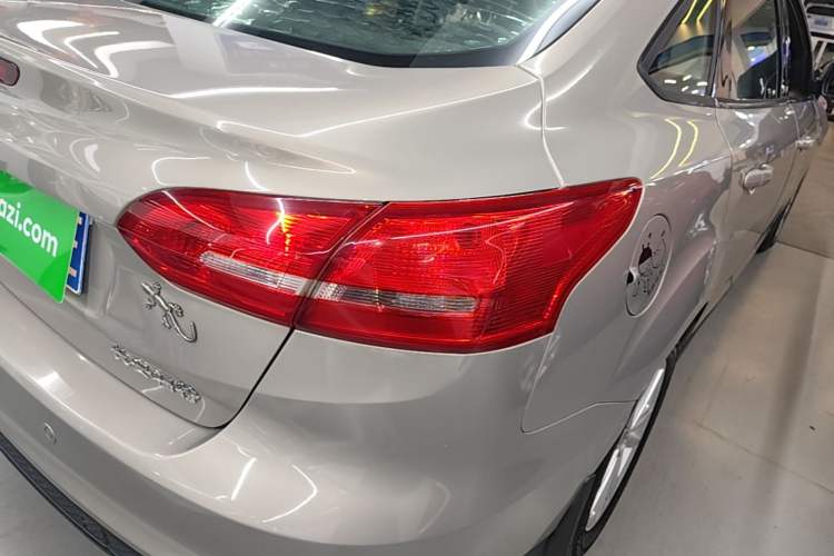 Used Ford Focus 2015 Sedan 1.6L Automatic Trend Model Exterior 3
