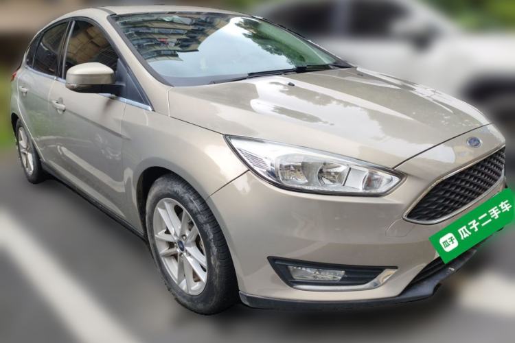 Used Ford Focus 2015 Hatchback EcoBoost 180 Automatic Elite Model Front Right 45 Deg